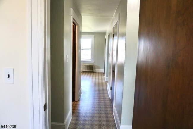 Building Photo - 87 E Somerset St