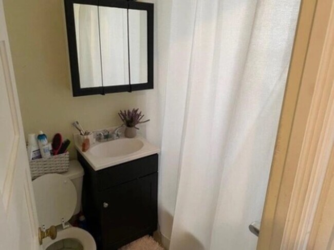 Foto del edificio - 307-309 West K Duplex