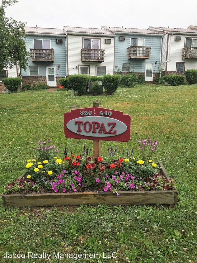 Foto principal - 820-840 Southgate Dr