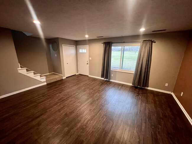 Living Room - 4000 Townhouse Ln