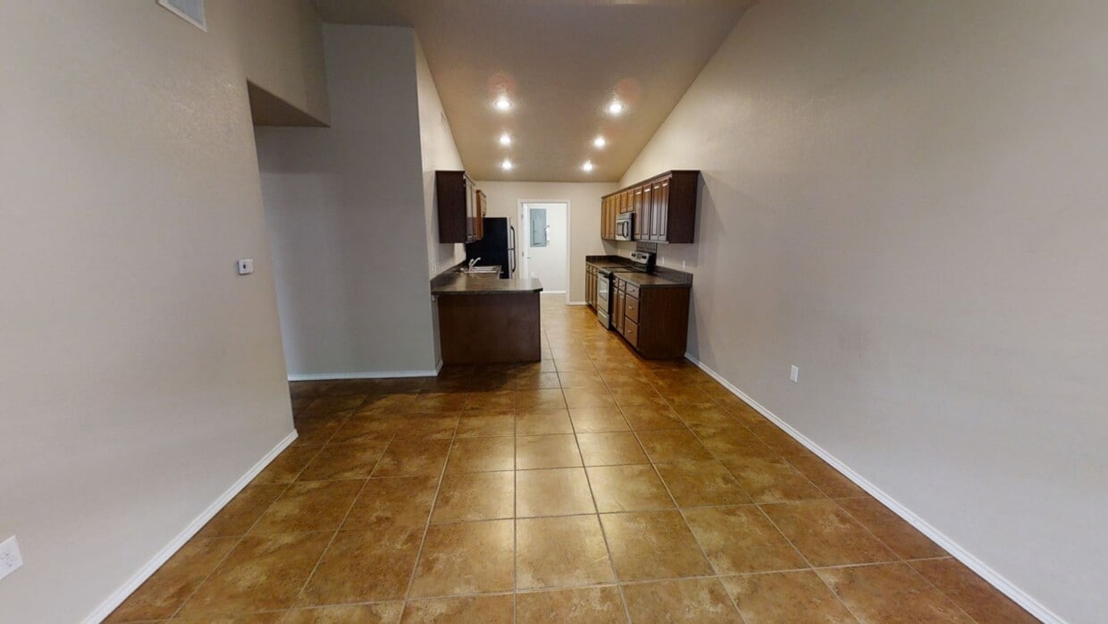 Foto principal - 1105 W 15th St