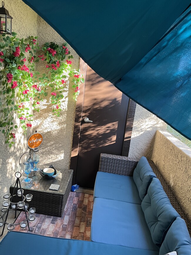 Foto del edificio - 2451 N Rainbow Blvd