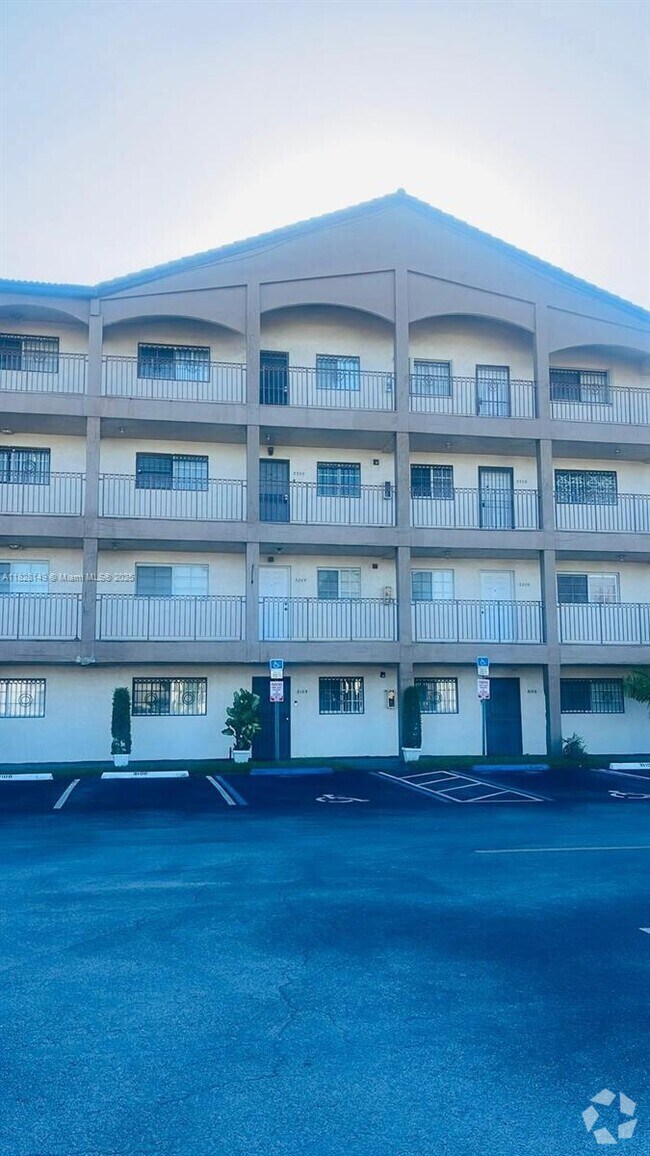 Building Photo - 8851 NW 119th St