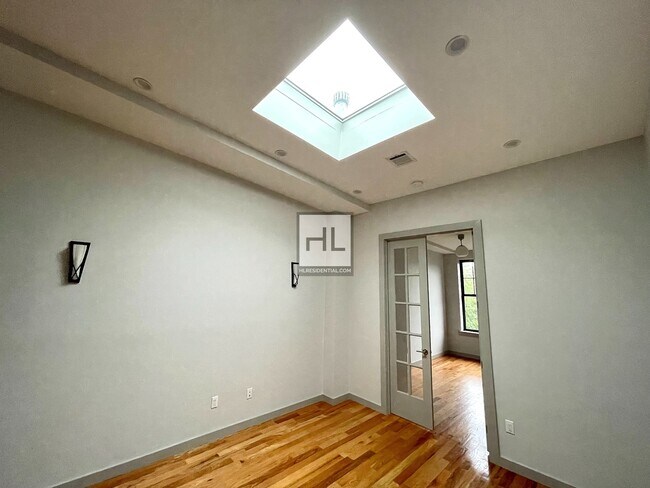 Building Photo - HARMAN STREET  3 beds in Bushwick