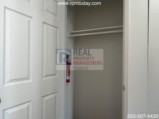 Building Photo - 4024 S Lawrence St