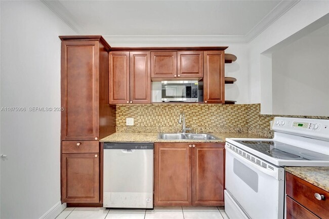 Building Photo - 126 S Cypress Rd