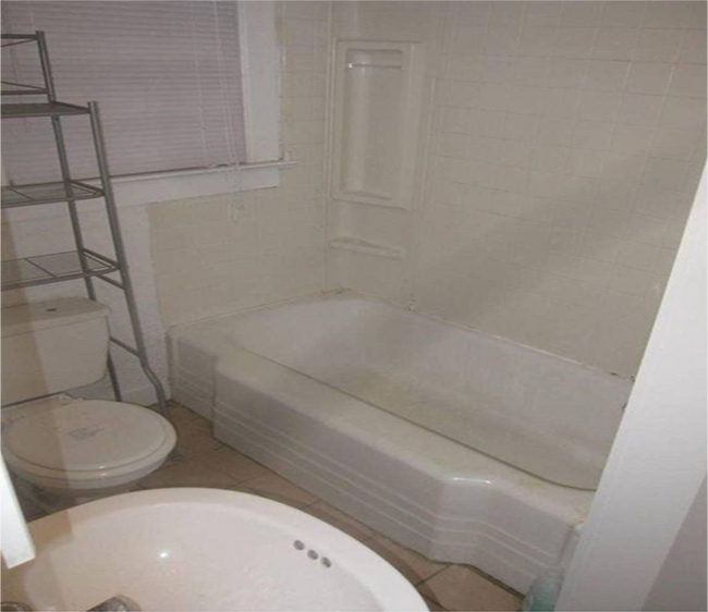 Private bath - 711 Delmar Ave SE