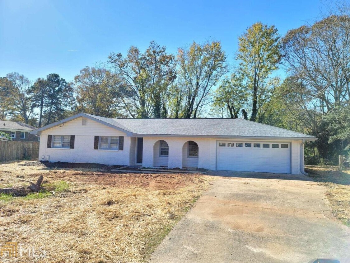 5725 Lilburn Stone Mountain Rd, Stone Mountain, GA 30087 House Rental
