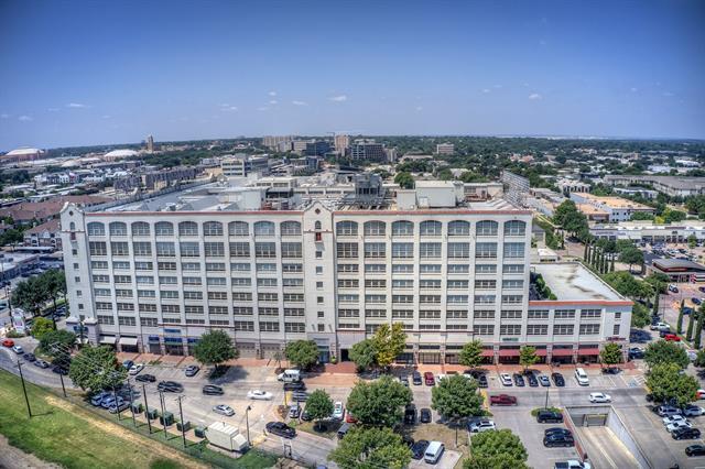 Building Photo - 2600 W 7th St