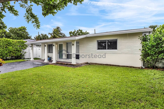 Building Photo - 241 NE 48th Ct
