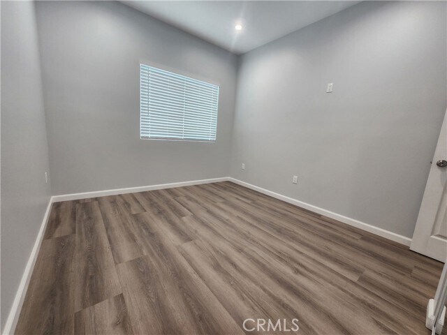 Foto del edificio - 15524 Tupper St