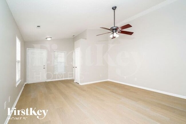 Building Photo - 10243 Blue Sky Dr