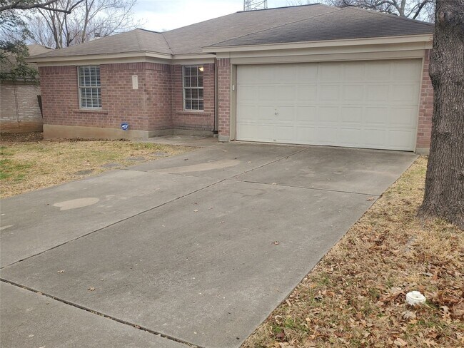 Building Photo - 2116 E Gann Hill Dr