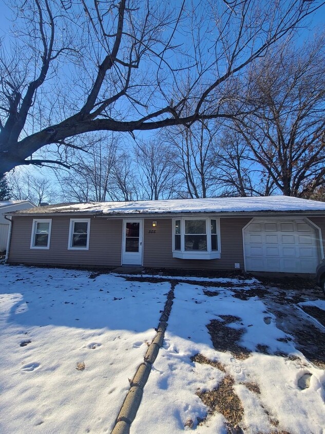 Primary Photo - 505 S Duncan Rd