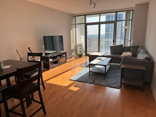 Foto del edificio - 1235 S PRAIRIE Ave