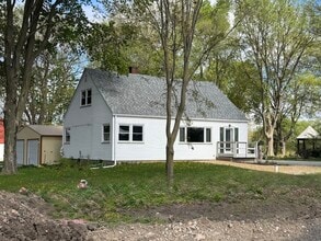 Building Photo - 6809 IL-71