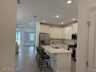 Building Photo - 241 SIMONSON