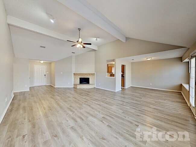 Building Photo - 918 Elliott Dr