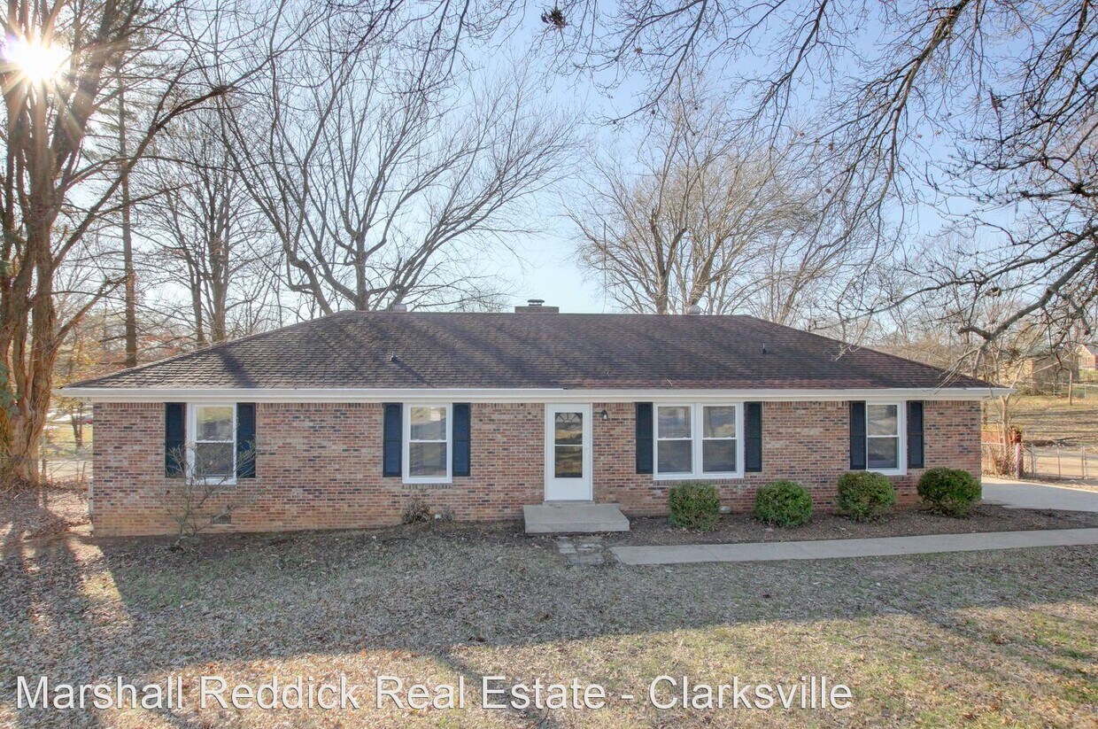 3 br, 1.5 bath House 1585 Elberta Dr House Rental in Clarksville