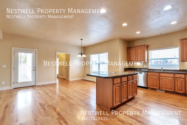 Building Photo - Stunning 5-bed Home in Daybreak