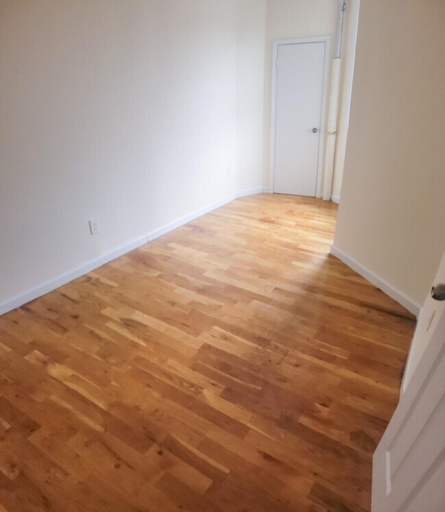 663 Crescent Ave Unit 3E, The Bronx, NY 10458 Room for Rent in The