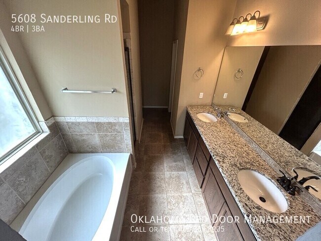 Foto del edificio - 5608 Sanderling Rd