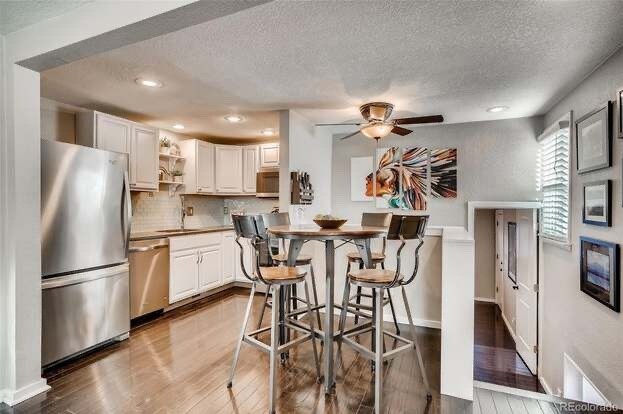 Building Photo - Charming 2 Bed/2 Bath Sunnyside Home