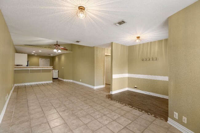 Foto del edificio - 1555 W Detroit Blvd