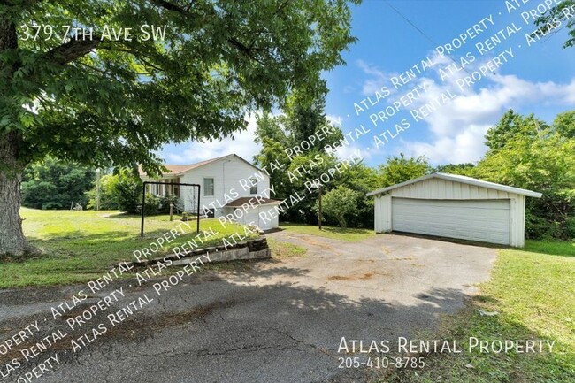 Building Photo - 379 7th Ave SW