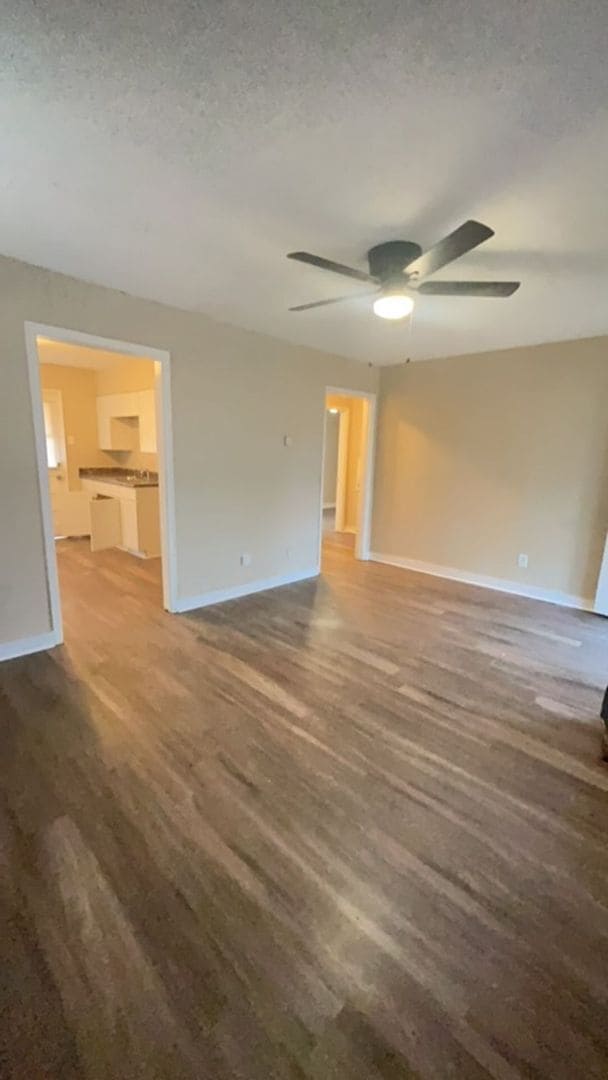 Foto del edificio - 2 bedroom and 1 bath home