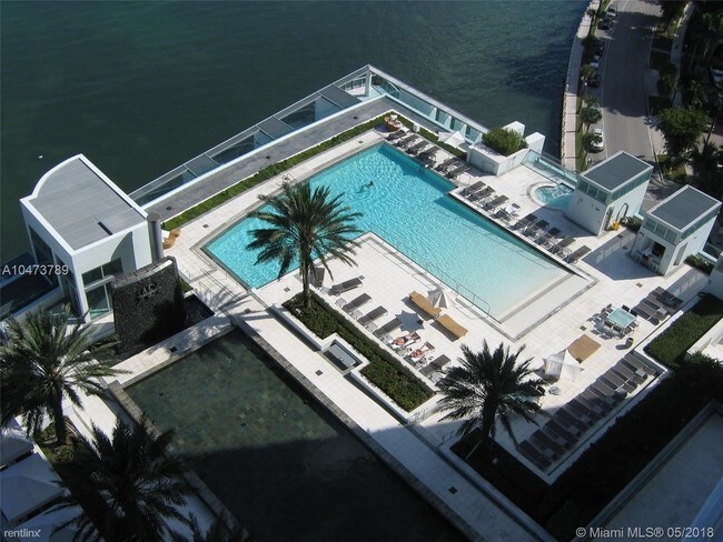 Foto del edificio - 2 br, 3 bath  - 1331 Brickell Bay Dr Apt 1903