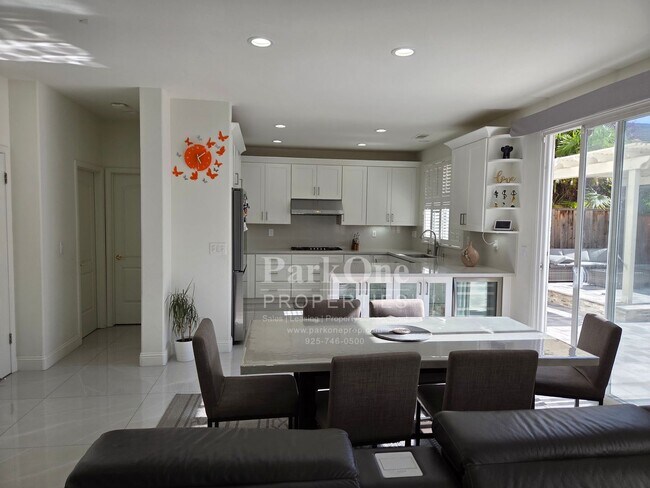 Foto del edificio - Modern Detached Home in Suburban Dublin Co...