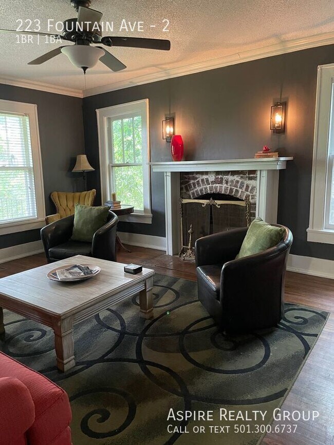 Foto del edificio - Furnished bedroom in large house (Shared H...