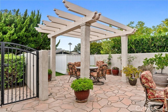 Building Photo - 2038 Vista Cajon