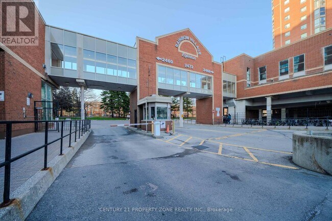 Photo du bâtiment - 2466 Eglinton Ave E