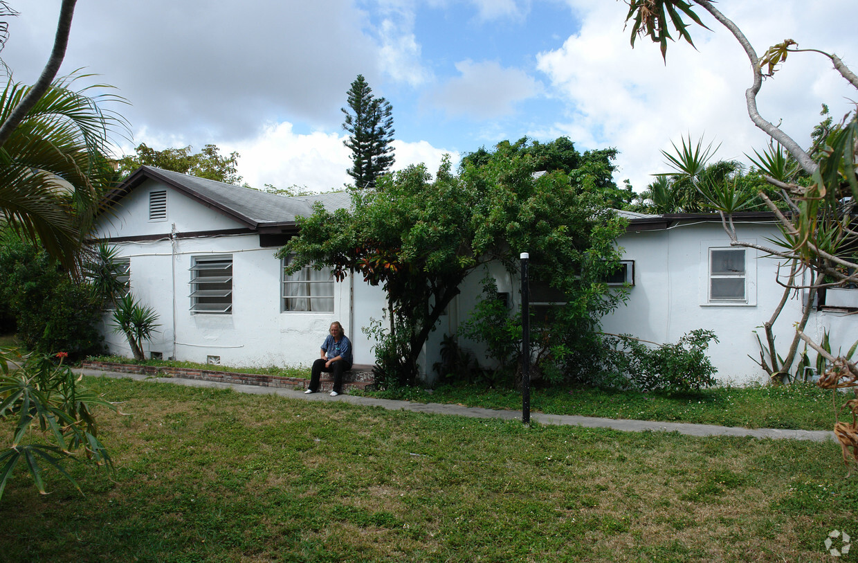 Building Photo - 1817 Rodman St