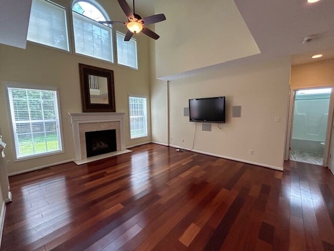 Building Photo - Gorgeous Cary 4BD/3BA home in the prestigious Cary Preston neighborhood!