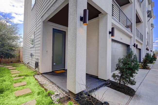 Foto del edificio - 2625 Hutchins St