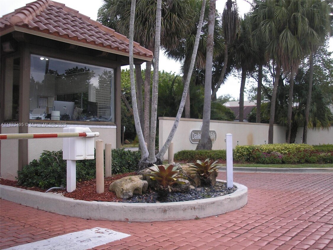 Foto principal - 8129 SW 87th Terrace