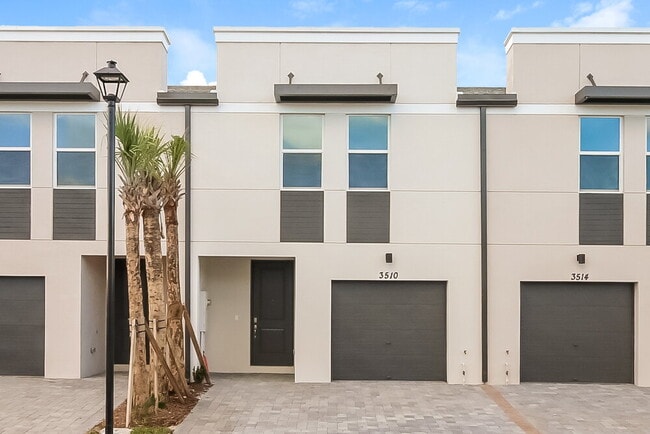 Building Photo - 3510 Joshua Tree St