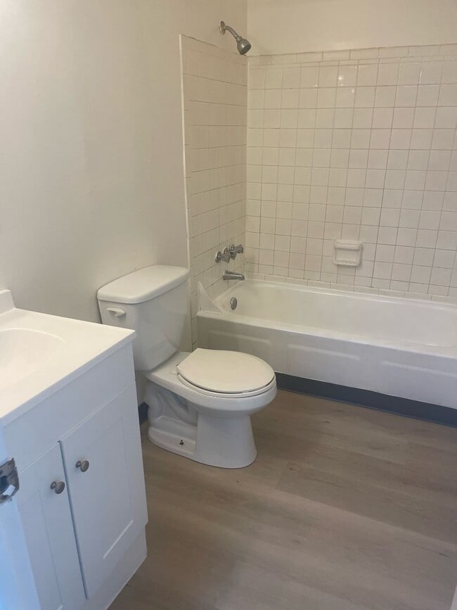 Building Photo - 850 Moon Rd