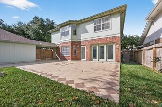 Building Photo - 2431 Parkwood Ln