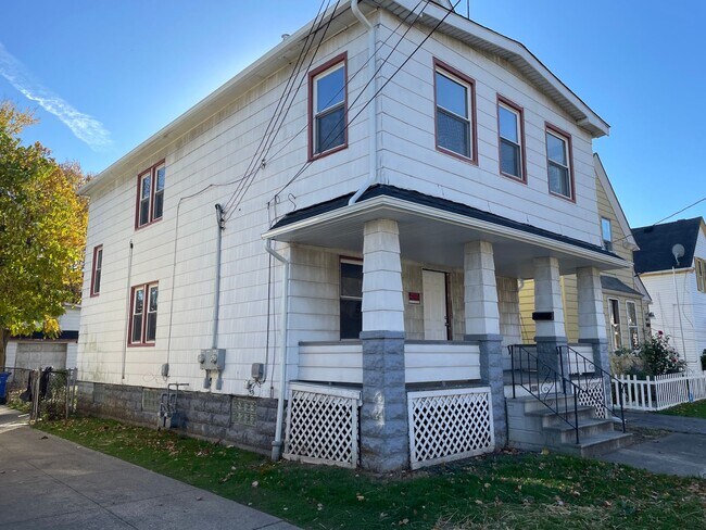 Building Photo - 3465 W 56th St