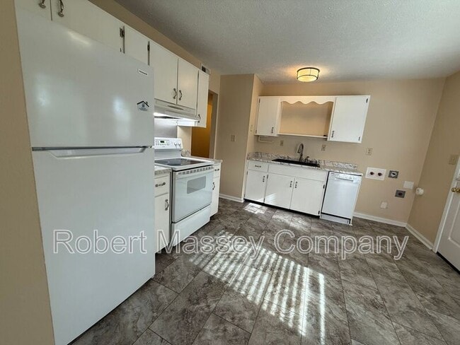 Foto del edificio - 3305 Mcadams Ct