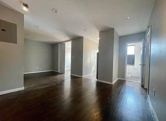 Building Photo - 2 bedroom in BRONX NY 10462