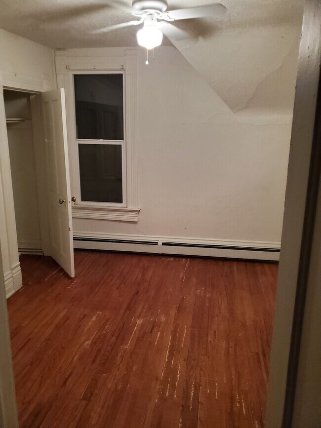 Foto del edificio - 2418 3rd Ave