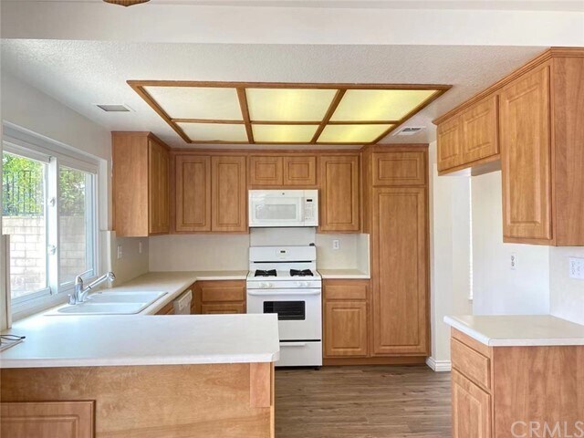 Building Photo - 20949 Quail Run Dr