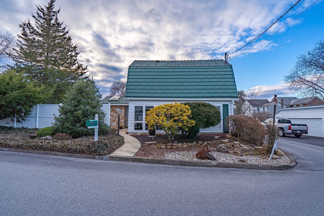 110 Arch St, Macungie, PA 18062 House Rental in Macungie, PA