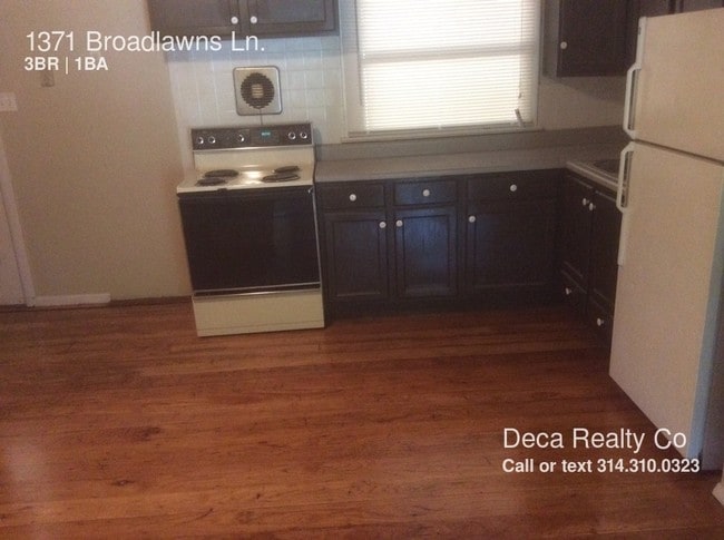 Building Photo - 1371 Broadlawns Ln