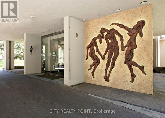 Photo du bâtiment - 9 Deer Park Crescent